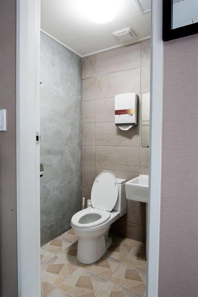 Story In Jeju Guesthouse Екстер'єр фото