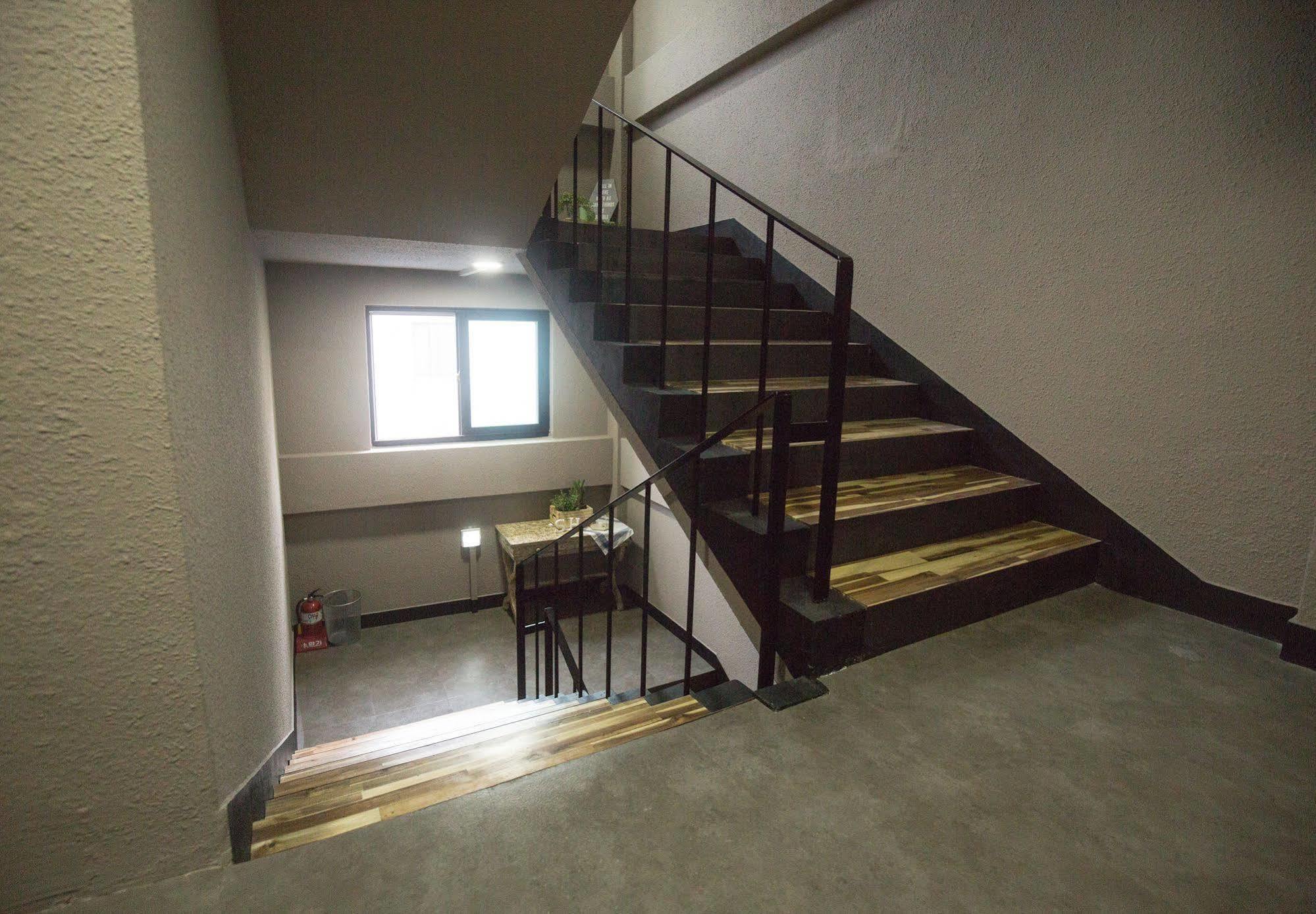 Story In Jeju Guesthouse Екстер'єр фото